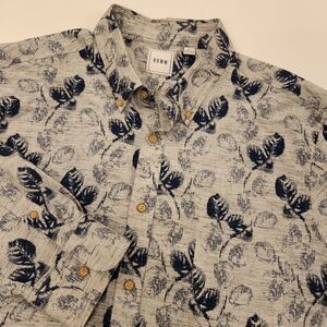 ROWM Men's Long sleeved Shirt Size XL Chambray Tropical Blue Gray Cotton‎ Poly